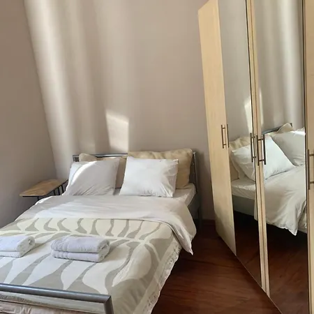 Enios Zwierzyniecka 6 *