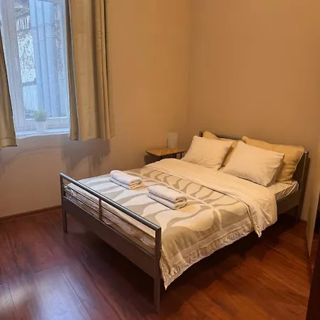 Enios Zwierzyniecka 6 * Krakau