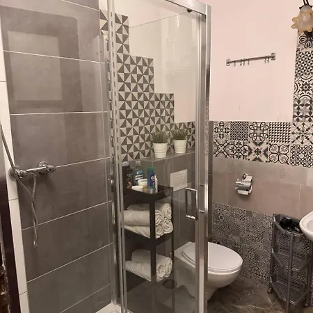 Enios Zwierzyniecka 6 Hostel Krakau