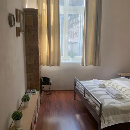 Enios Zwierzyniecka 6 * Krakau